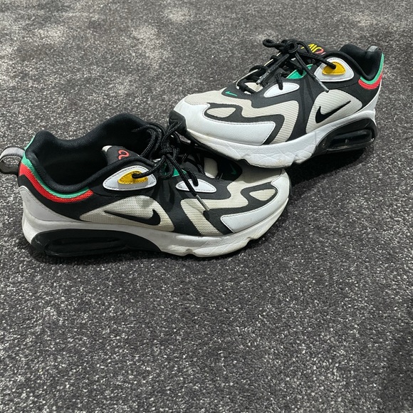 Nike Air Max 200 - Picture 2 of 3